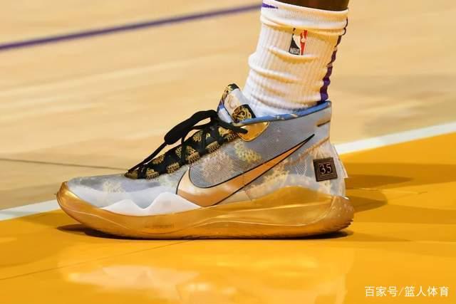 尼克斯逆袭东部榜首 畅赢詹姆斯领衔76人